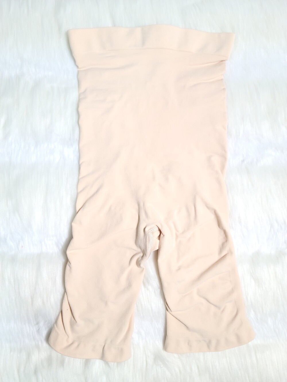 SKIMS Seamless Sculpt Mid Thigh Shorts Sand Women Medium NEW